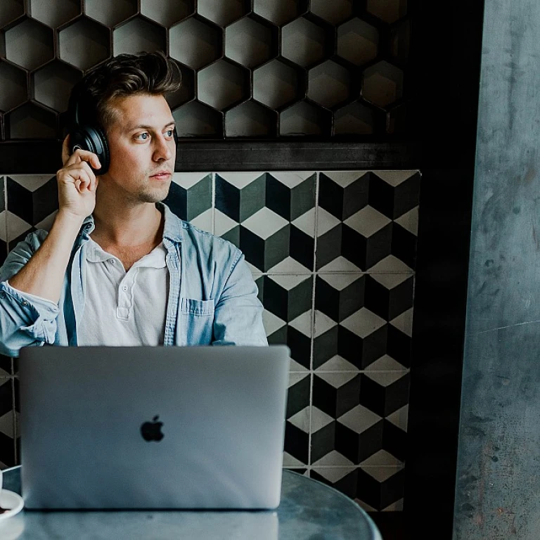 Identifying Signs of a Toxic Workplace